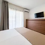 מלון Emerald Sun קמברילס