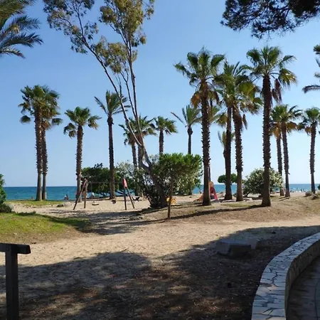 Emerald Sun فندق كامبريلس