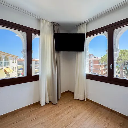 Emerald Sun فندق كامبريلس