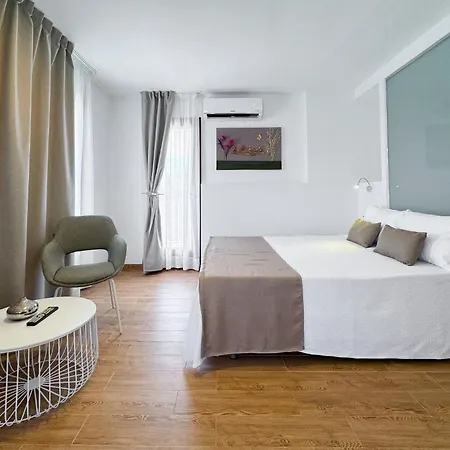 Отель Emerald Sun Камбрильс